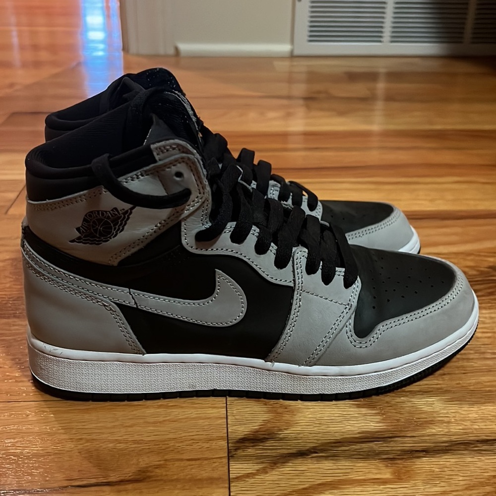 AIR JORDAN 1 HIGH OG 6.5Y - Picture 3 of 14